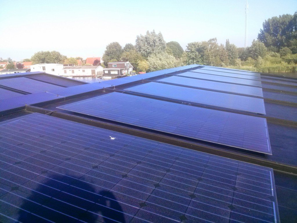 Luxe woonark in Halfweg