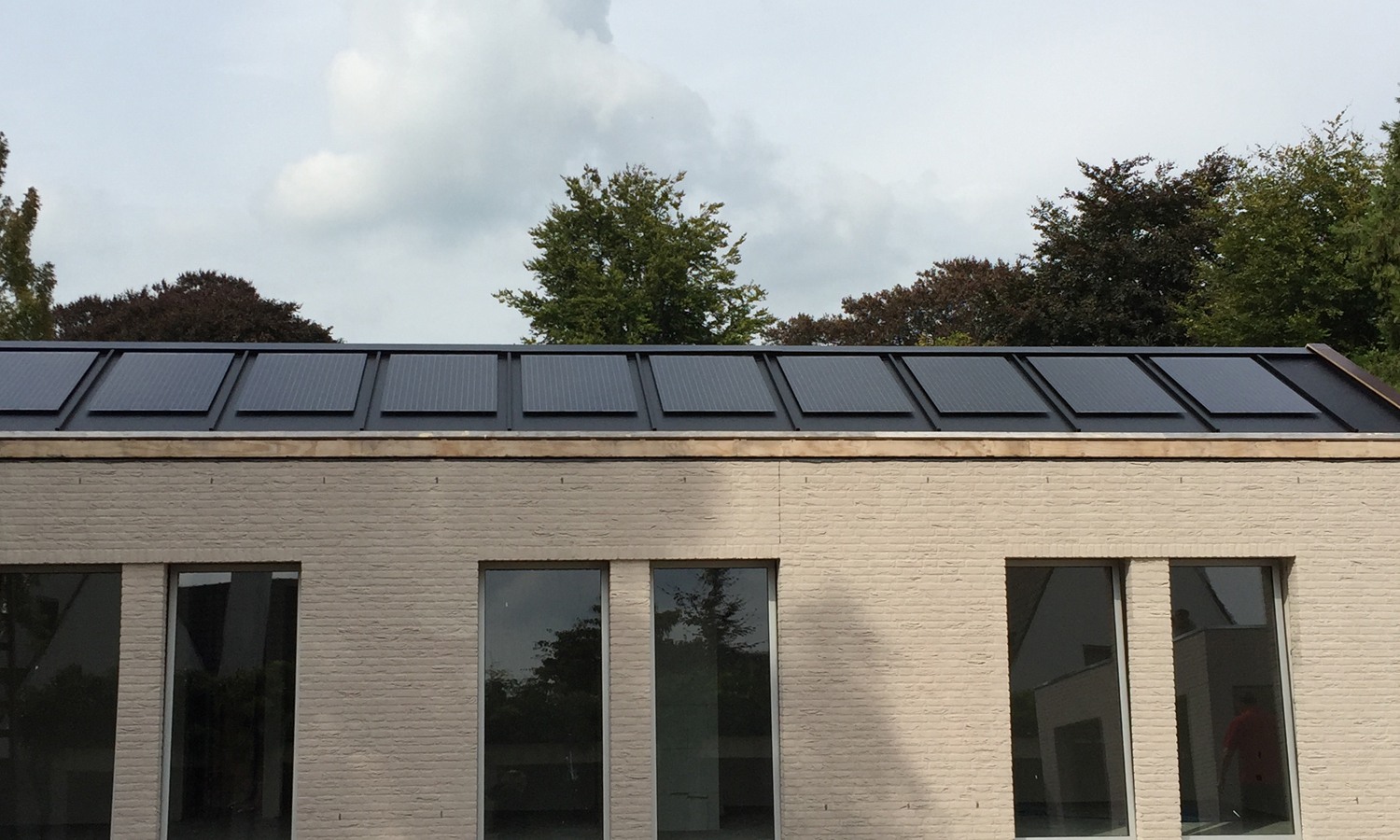 Villa Vlijmen met Triple Solar sandwichdak